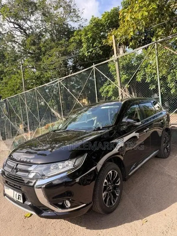 Mitsubishi Outlander PHEV 2016
