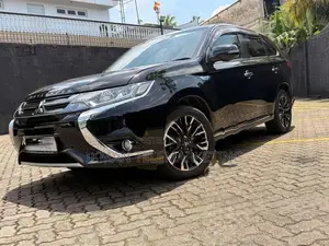 Mitsubishi Outlander PHEV 2016
