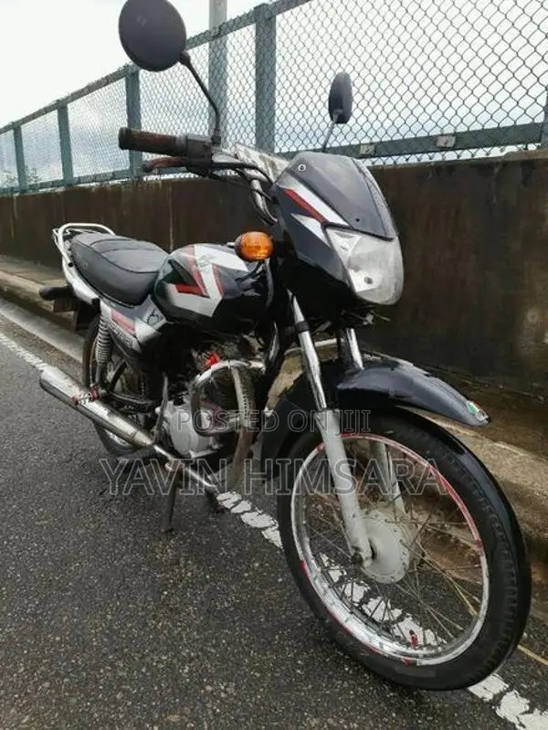 Bajaj CT100 2005