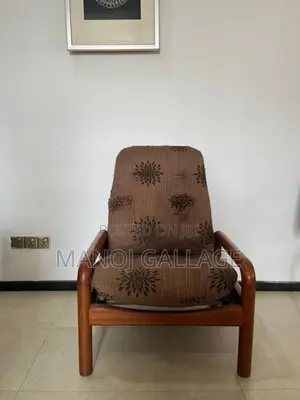 Adjustable Recliner Chair