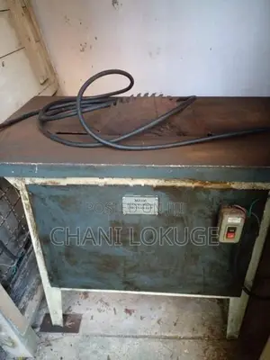 Wood Cutting Machine