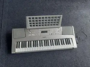 Yamaha PSR E303