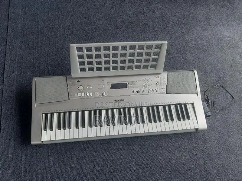 Yamaha PSR E303