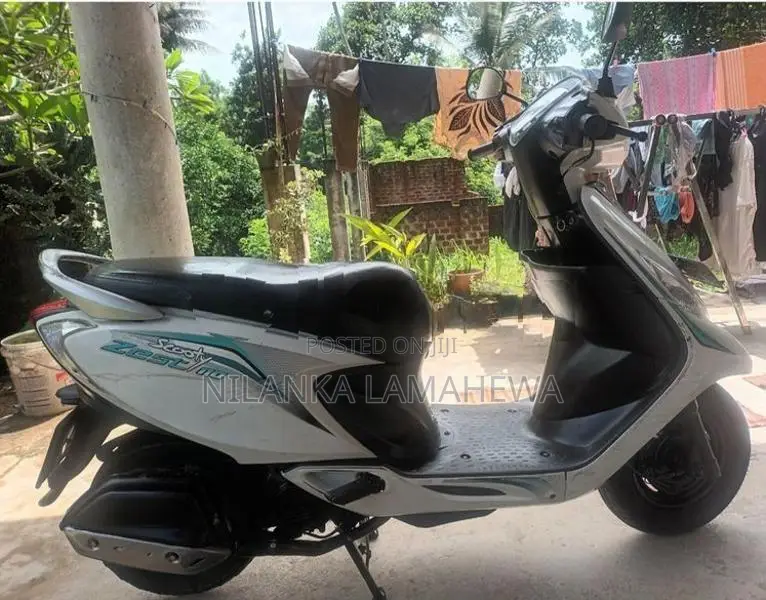 TVS Scooty Zest 2017 2015