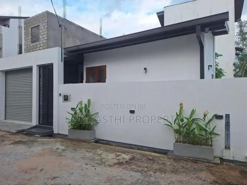 Athurugiriya House for Sale