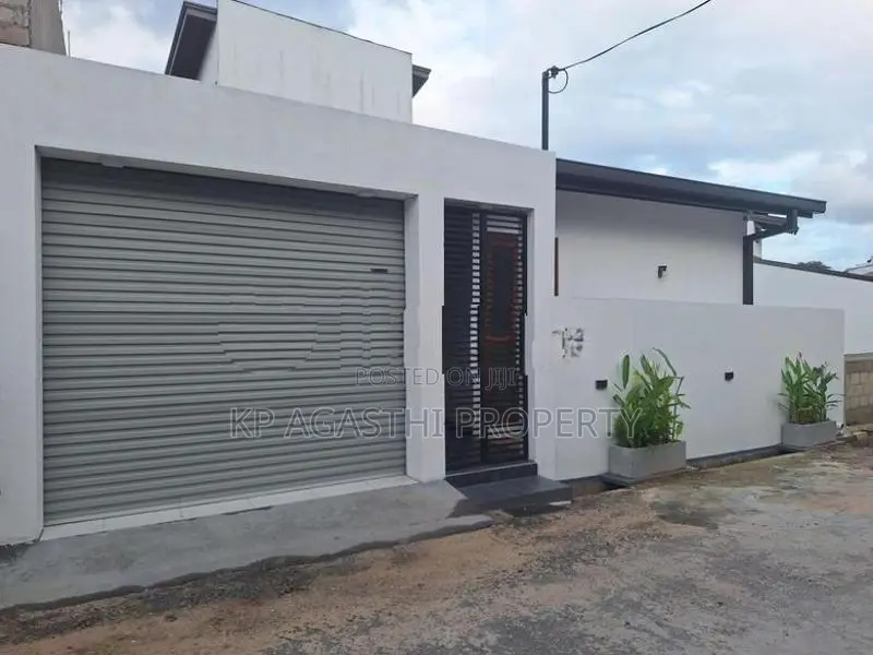 Athurugiriya House for Sale