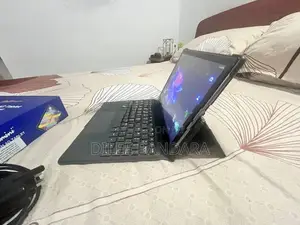 Datamini T104G 10.1 Inch 4G tablet with charger and keyboard case