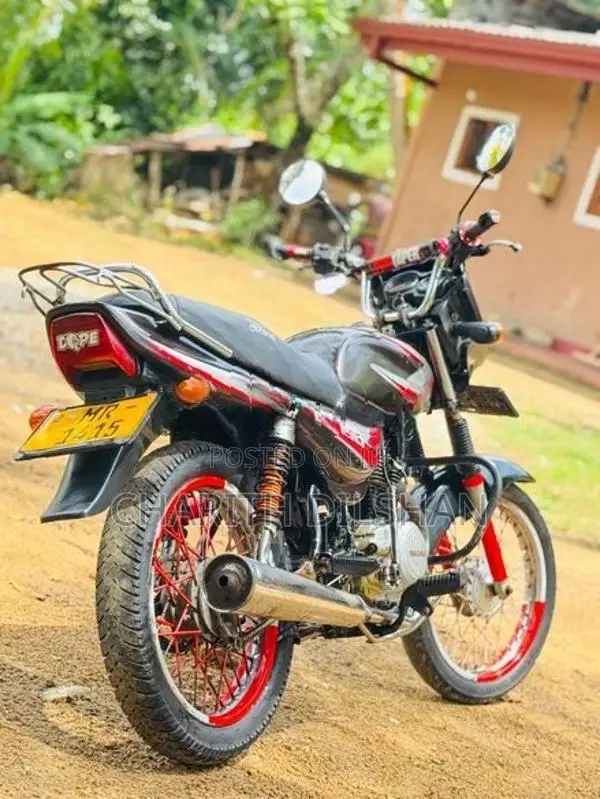 Bajaj CT100 2005