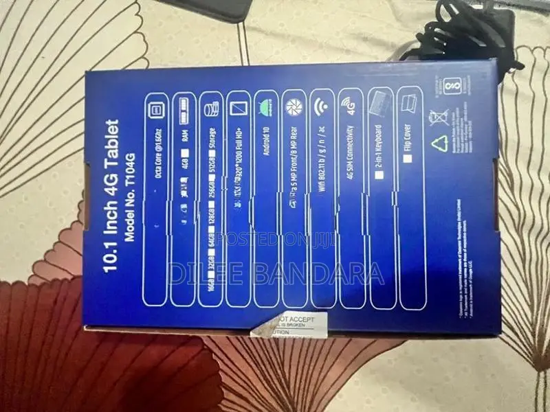 Datamini T104G 10.1 Inch 4G tablet with charger and keyboard case