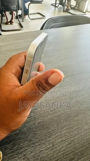 Apple iPhone 13 128GB (Used)