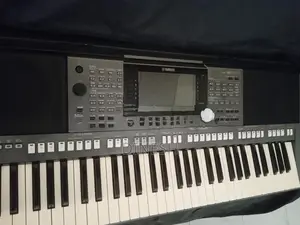Yamaha PSR S970 Keyboard