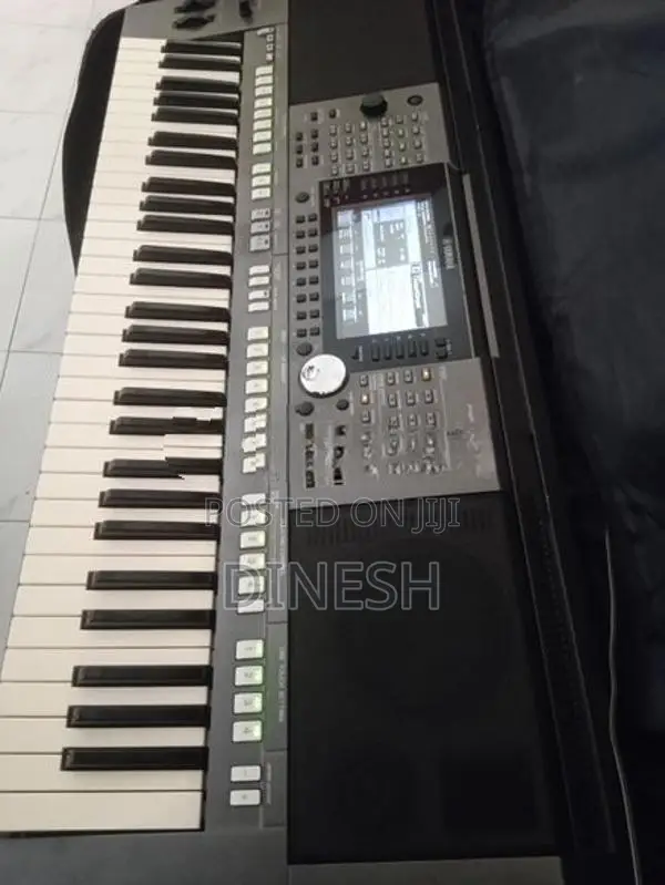 Yamaha PSR S970 Keyboard