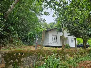Valuable House with Land for Sale in Mirigama