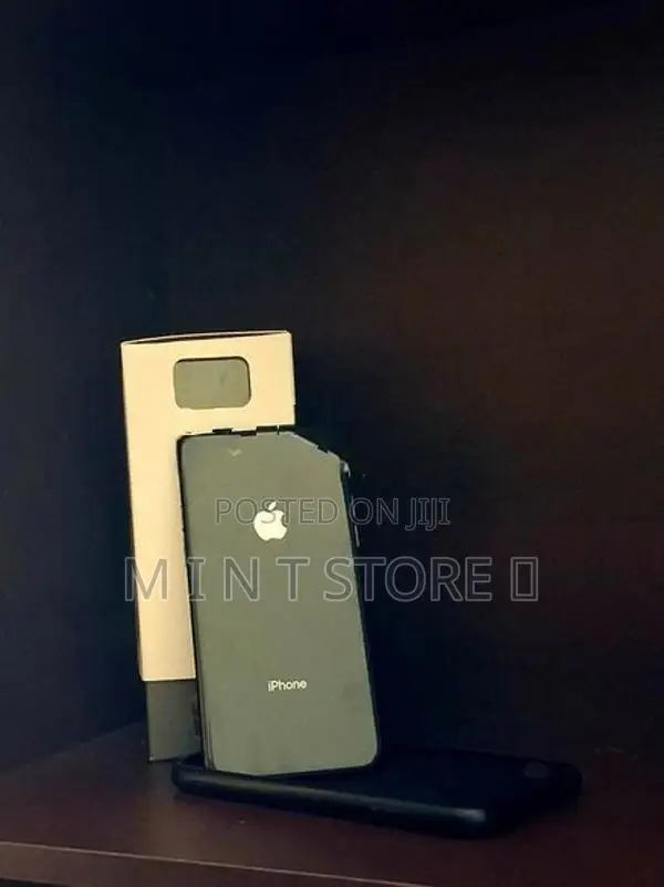 Apple iPhone 8 (Used)