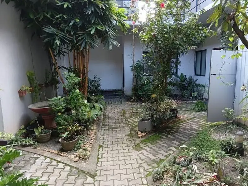 කුරුණෑගල වැල්ලව පාරට මුහුණලා කාමර පහසුකම් සදහා හෝටලය විකිණීමට