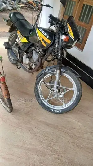 Suzuki GS 125 1999