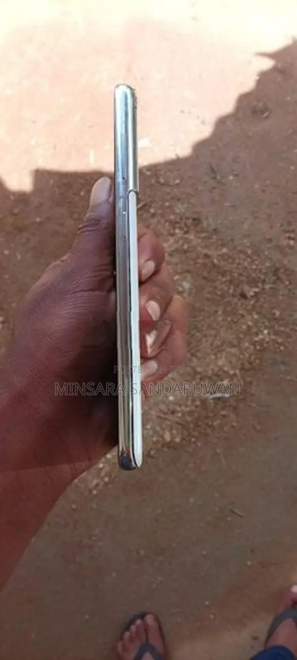 Samsung Galaxy S21 (Used)