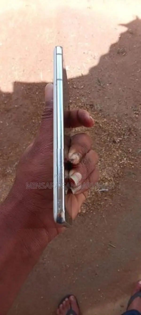 Samsung Galaxy S21 (Used)