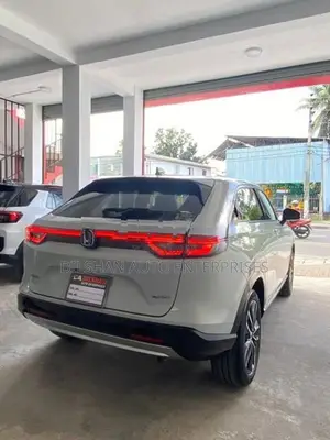 Honda Vezel Z Premium 10 speaker 2024