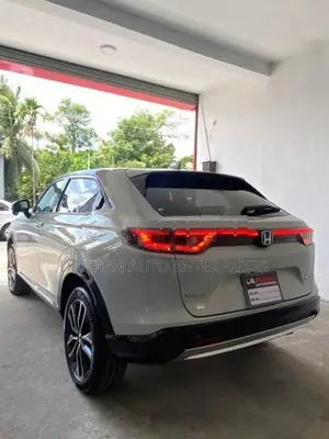 Honda Vezel Z Premium 10 speaker 2024