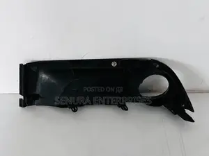 Toyota Esquire ZWR80 G Fog Light
