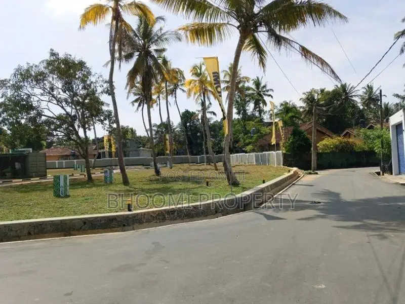 පඹුරණ ගාලු පාරට ලගින්ම බිම් කොටසක්