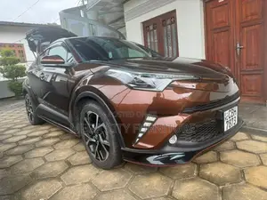 Toyota CHR NGX 50 2017