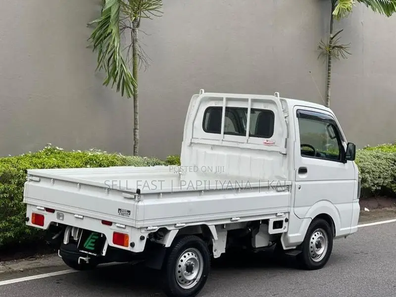Suzuki Carry 2023