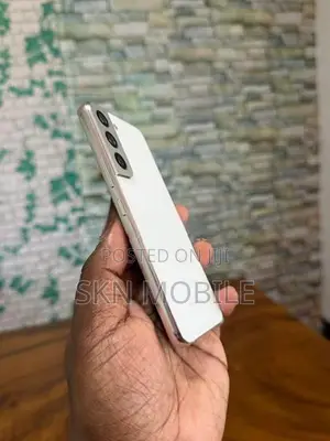 Samsung Galaxy S22 8GB 256GB 5G (Used)