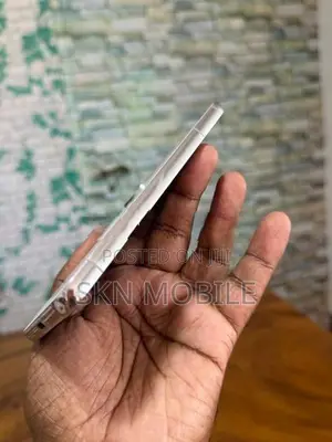 Samsung Galaxy S22 8GB 256GB 5G (Used)