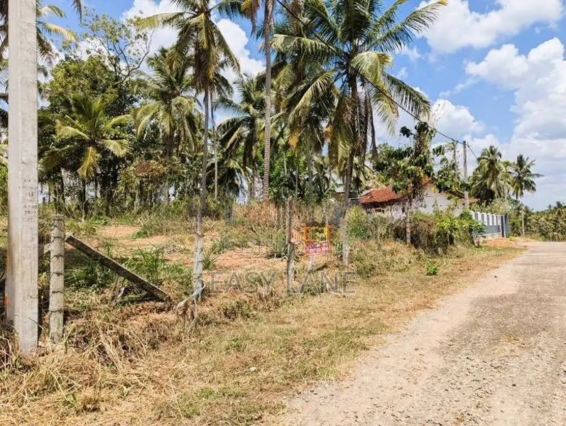 මීරිගම ලෝලුවාගොඩ නගරයට 1km නුදුරින් ඉඩමක්