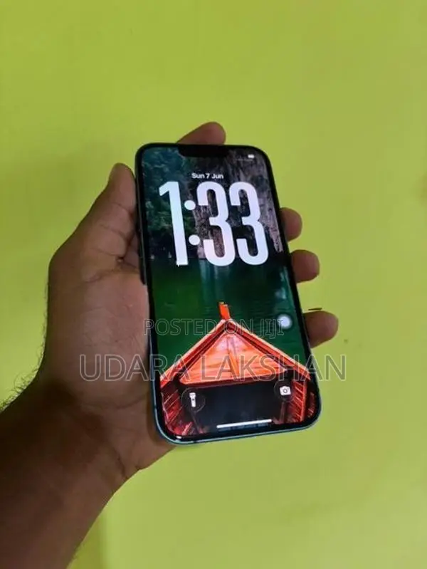 Apple iPhone 13 (Used)
