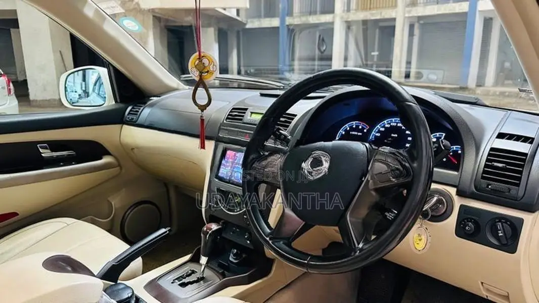 Micro Rexton 2015