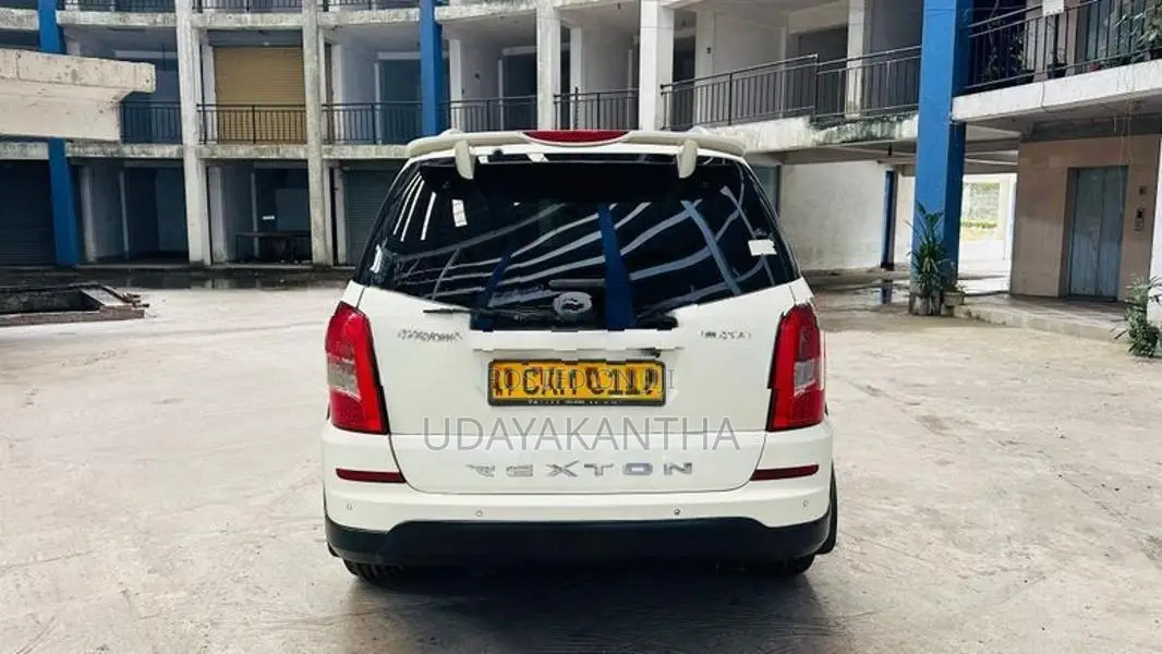 Micro Rexton 2015