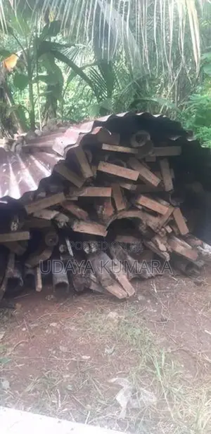 ලී මුක්කු 2 x 4 ජොඉස් සමග