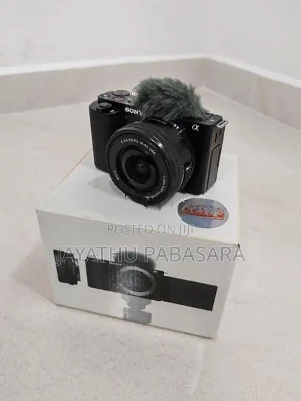 Sony Alpha ZV-E10 Mirrorless Camera with 16-50mm Lens Battery
