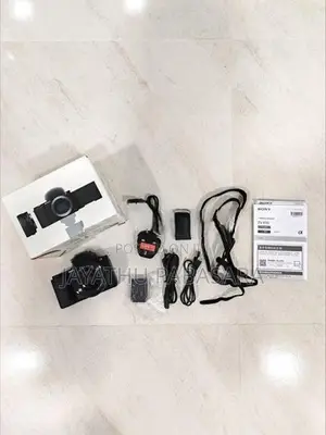 Sony Alpha ZV-E10 Mirrorless Camera with 16-50mm Lens Battery