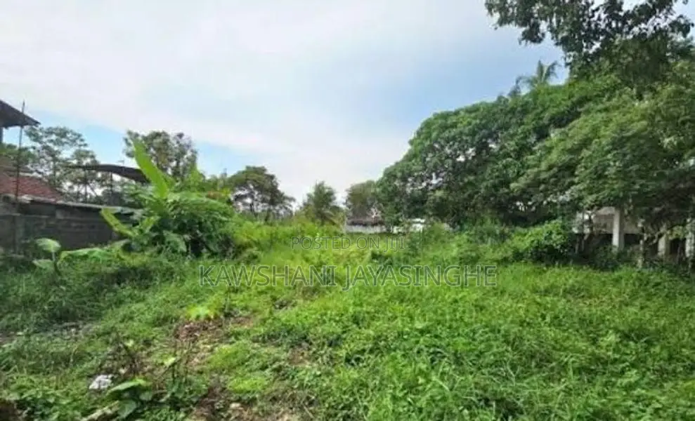 මාතලේ නගරයට 2Km Land for Sale