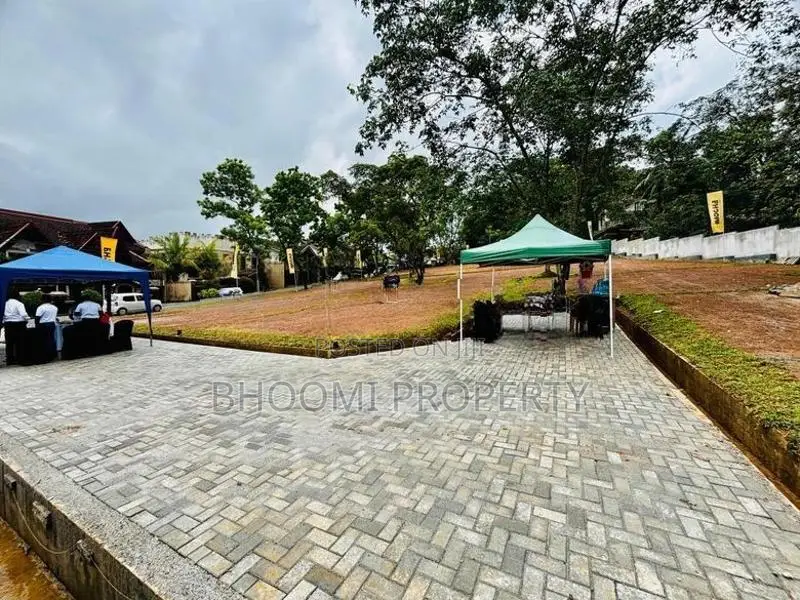 හෝකන්දර වානගුරු මාවතට මුහුණලා නව බිම්කොටස්