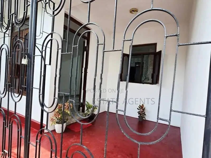 Three-Storey House for Sale in Kolonnawa