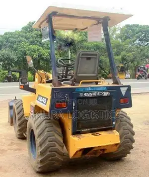 Komatsu WA40 Loader 2011