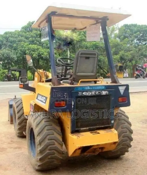 Komatsu WA40 Loader 2011