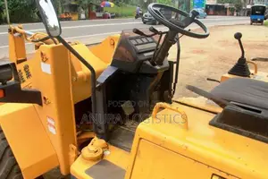 Komatsu WA40 Loader 2011
