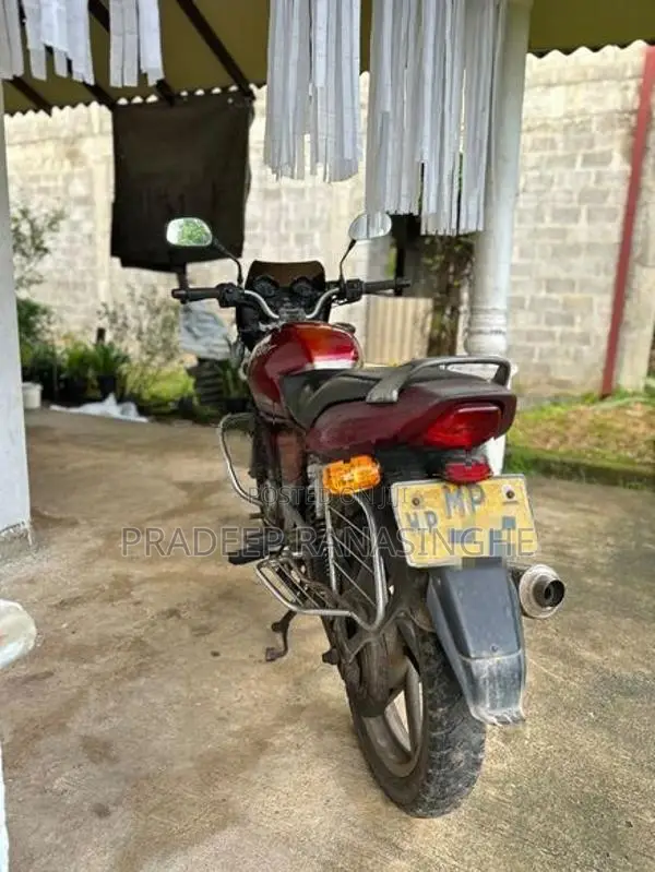 Bajaj Pulsar 150 2005