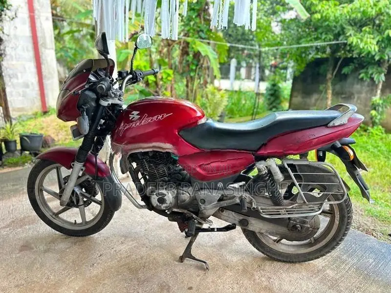 Bajaj Pulsar 150 2005