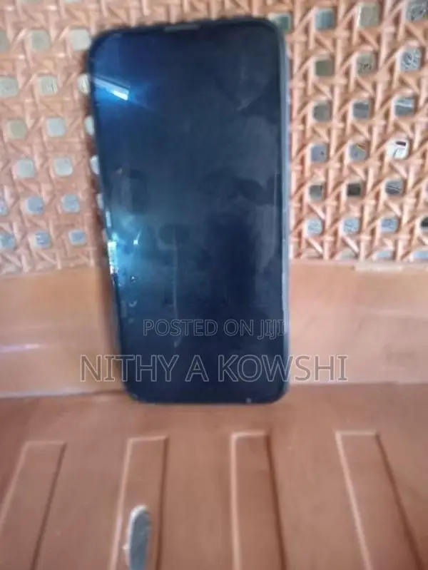 Apple iPhone 13 (Used)