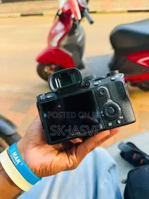 Sony A7 iii with Sigma 85 mm Lens