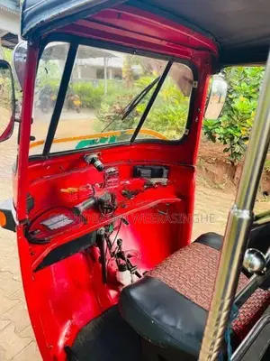 Bajaj RE 2005