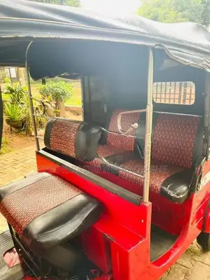 Bajaj RE 2005