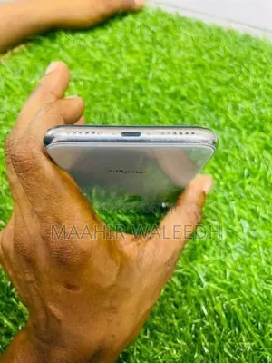 Apple iPhone X (Used)